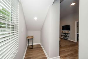 Queen City Retreat 1 Cozy Home for 6 Near Attractions & Restaurants