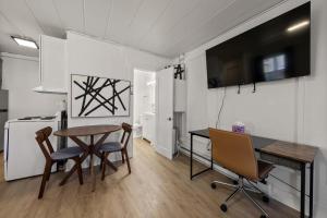 Chic City Retreat 99 For 2