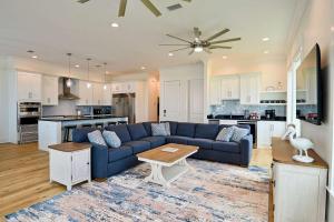 Private Heated Pool with Elevator Access & FREE ACTIVITIES