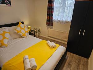 Charming Retreat for 6 People in London