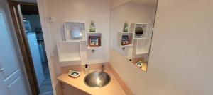 Chalet dans parc résidentiel privé avec wifi, piscine