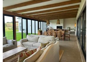 Pet Friendly Oversized Farm Style Country Home in Springvale Country Estate, Salt Rock