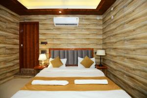 A P Palace Hotel