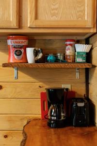 "Stars Hollow" Cozy Mini-Cabin in Muir Valley -RRG