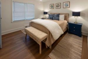 4 BR Sleeps 10 Near UGA & Downtown