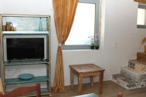 The artist House Red beach