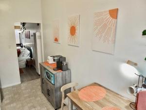 Sand Sun & Second - Charming Studio within Walking Distance to Beach