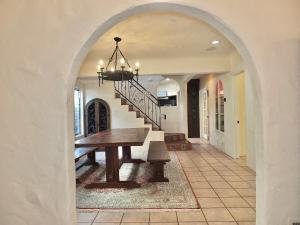 La Brisa - One Block from the Beach