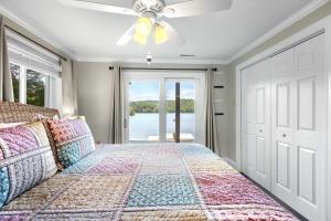 Lakeside Oasis - Room for 12
