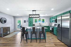 The Lake Shack - Waterfront Life