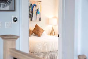 Como Vista - Modern 5 BDR Across from Lake