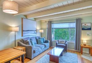 Live Oak Oasis - Santa Cruz Chic