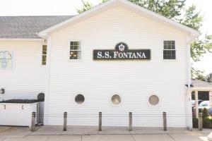 Heaven on Earth 2 BDR Fontana Flat Walk to Lake