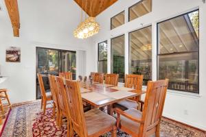 Fully Renovated 3Bd at Yosemites South Gate