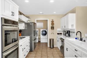 Awesome Views Game Room Hot Tub and More