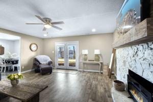 White Oak Landing - Spacious 6 BDR with Boat Slip