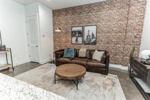 1 Bedroom Loft Near Centennial Park