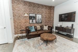 1 Bedroom Loft Near Centennial Park