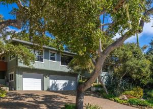 Azure Grove - Pebble Beach Tranquility for a Family of 8