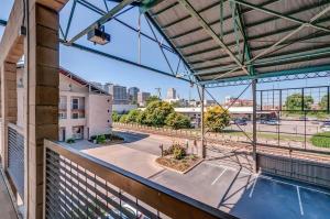 2 BDR Riverfront Living in Downtown Nashville