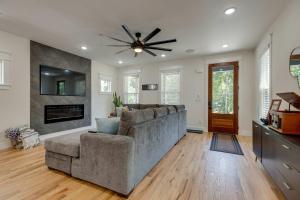 Sleek & Convenient East Nashville Home