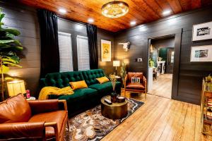 Best Location in Downtown NB - Golf Cart Included