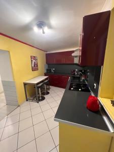 Appartements Appartement Darna - NETFLIX - WIFI - Terrasse avec jacuzzi : photos des chambres