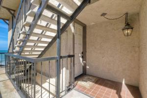 Solana Sunset - Stunning Beachside Retreat for 4