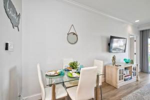 La Costa Gem - Condo for 3