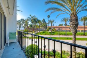 La Costa Gem - Condo for 3
