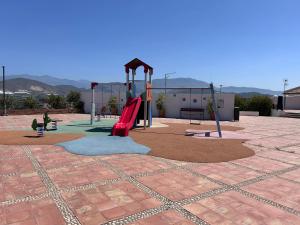 Authentic, Huge Terrace, Views, Garage - Casa Paseo de Las Flores