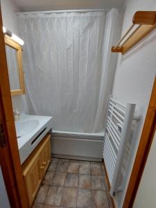 Appartement T3 46 M2 avec garage ,cave et vue imprenable