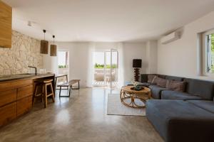Duplex Apartment with Terrace and Sea View room in Galboka Residence