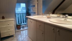 B&B / Chambres d'hotes la longere bagot : photos des chambres