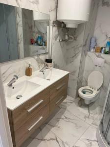 Appartements Studio Cosy - Coeur de Saint-Vallier : photos des chambres
