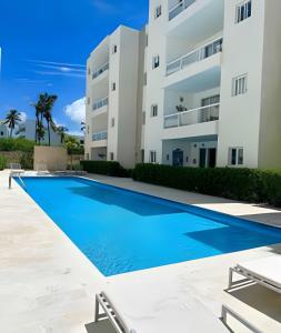 Condominio privado con piscina, cerca de la playa