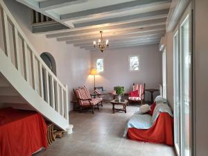 Les pieds dans leau en famille