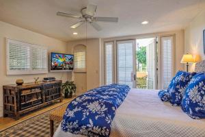 Luxurious Mykonos in Santa Barbara with Outdoor Deck Short Bike Ride to Beach