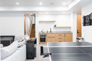 Walk to Ski-Lift - Canyons Village Center Sleeps 13