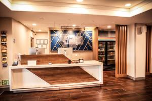 Holiday Inn Express & Suites Douglas by IHG