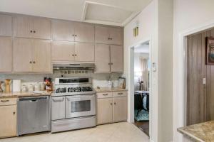 Sun Shells and Seaspray with Lanai