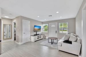 Sunshine Villa - with Private Pool