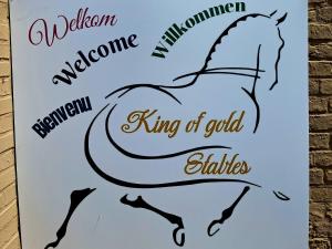 King of Gold Stables appartement met stalling voor 5 paarden
