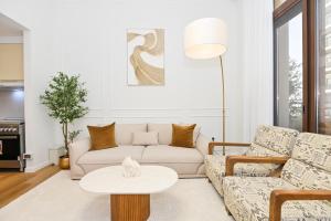 GV Holiday Homes DXB - Cozy 2BR Apartment in Town Square Dubai