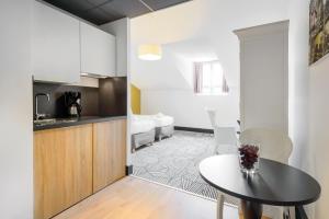 Appart'hotels Appart'City Collection Nimes Arenes : Studio Lits Jumeaux 