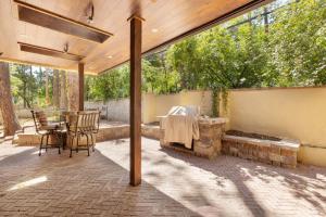 Broadmoor Retreat Luxe European Style Hot Tub