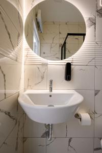 F8-1 Sliema Spacious Room