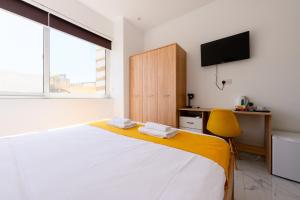 F8-1 Sliema Spacious Room