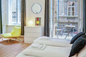 Balcony - Very Central - Modern - Large