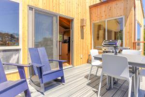 Lovely Views - Walk To Shell Beach